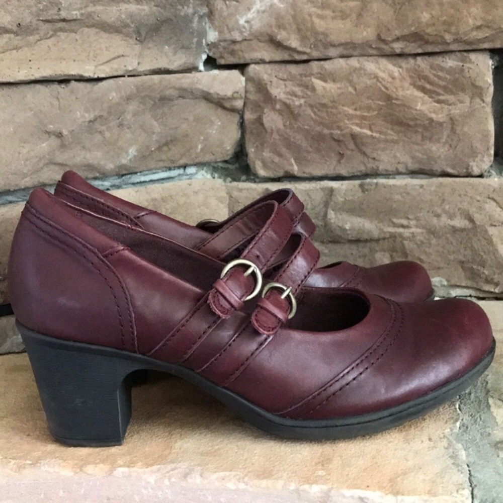 EARTH ORIGINS by Earth / red heeled pump / 9